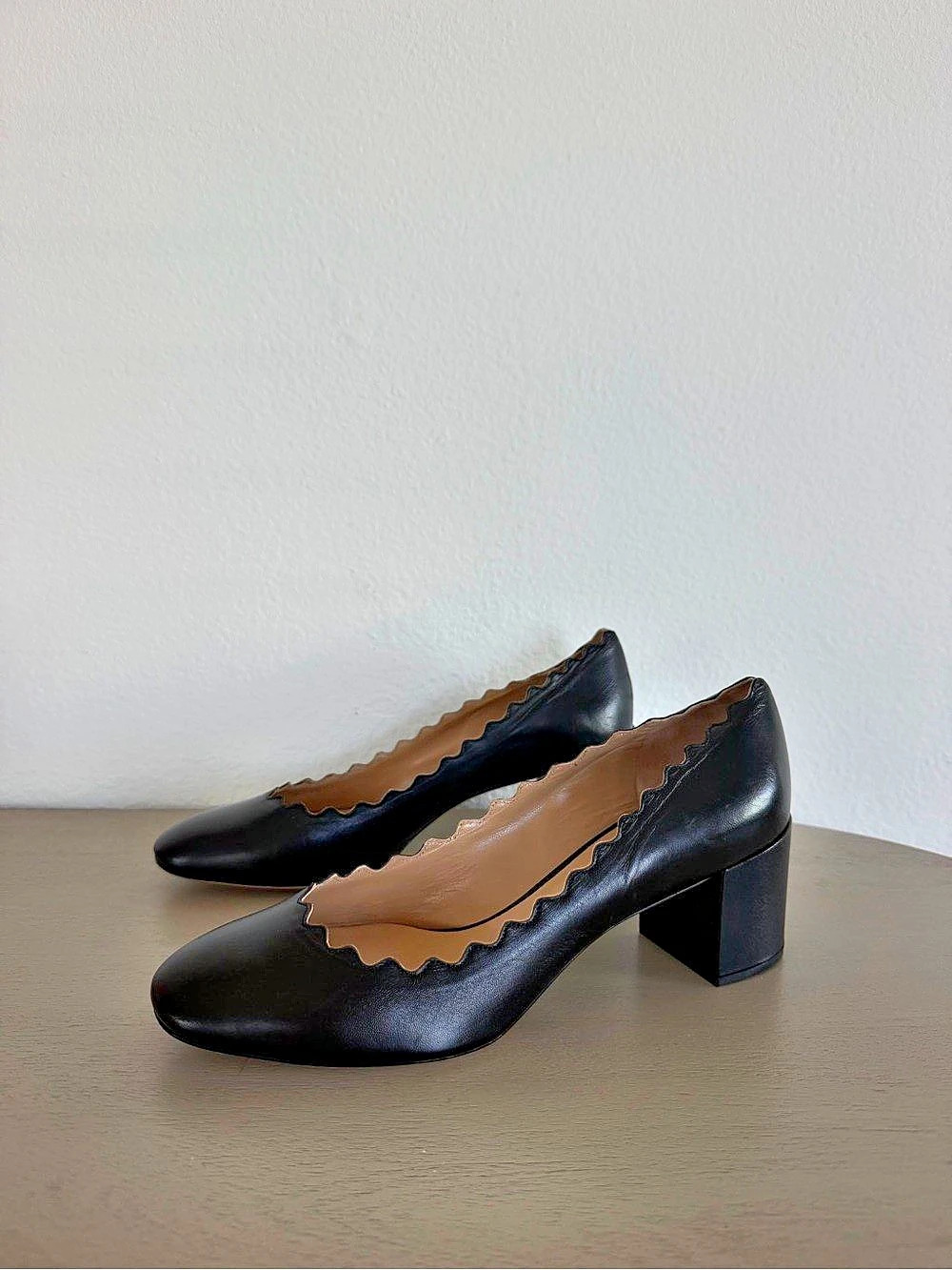 Chloé Lauren Scalloped Heels in Black EU 381⁄2